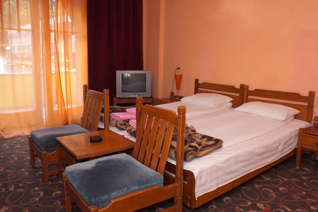 Hotel Cerna Băile Herculane Cameră foto